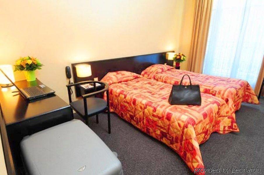 Hotel Paris Vaugirard Room photo